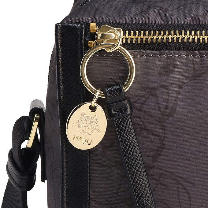 ロゴ入りチャーム