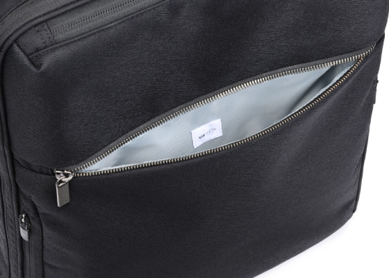 フロントポケット