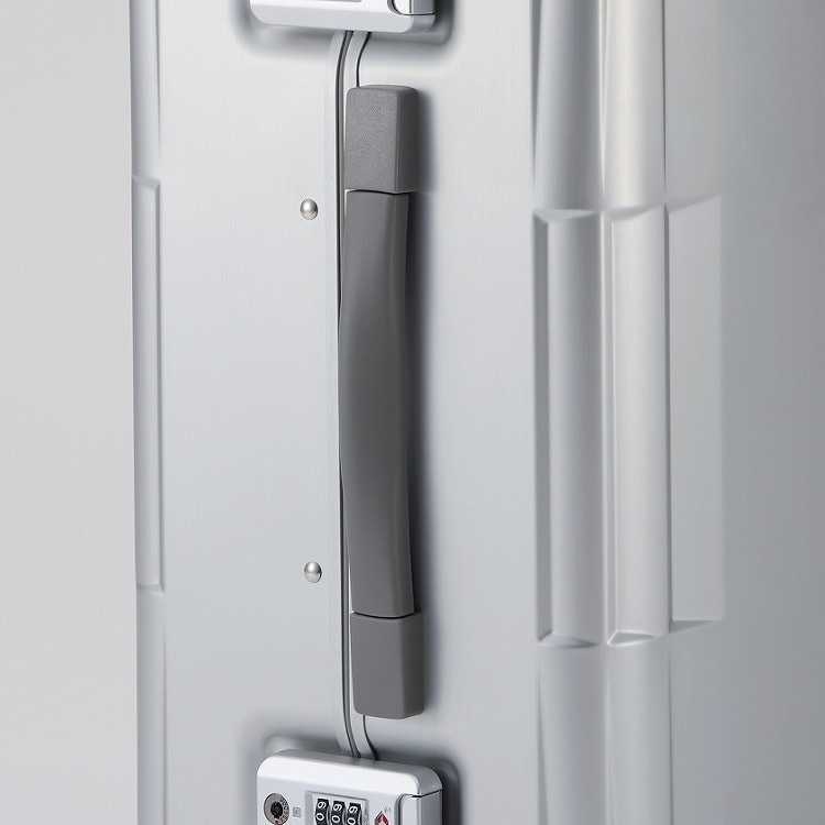 持ちやすく疲れにくい新形状ハンドル