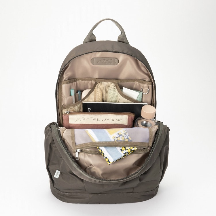 充実のポケット