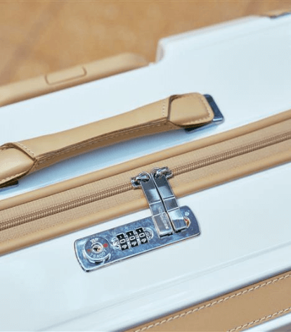 ファスナータイプのスーツケース一覧ページへ