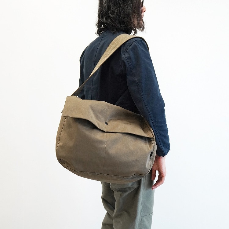 UNTRACK CITY PLUS/NEWSPAPER ニュースペーパーバッグL 60403