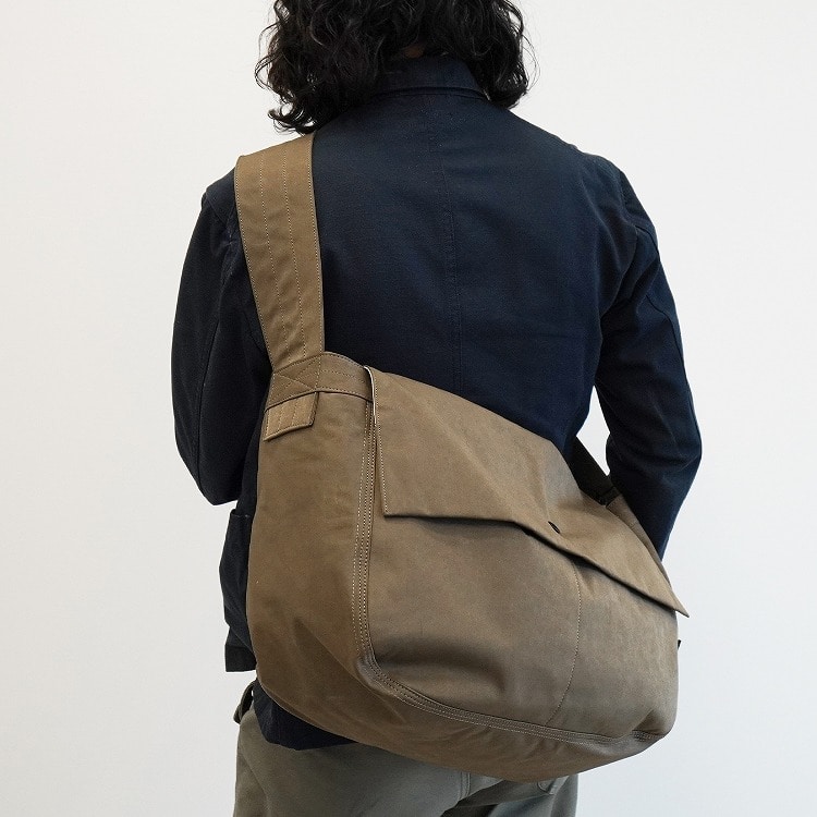 UNTRACK CITY PLUS/NEWSPAPER ニュースペーパーバッグL 60403