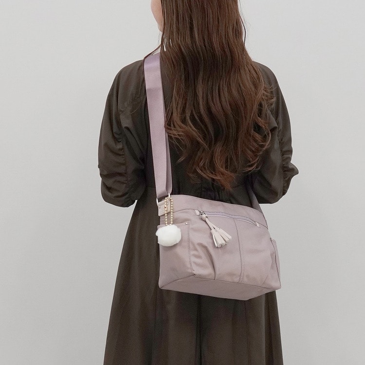 Kanana project／カナナプロジェクト タッセル ショルダーバッグ 横 68872