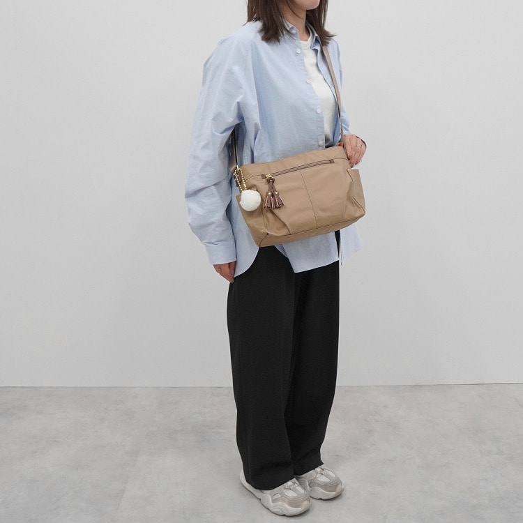 Kanana project／カナナプロジェクト タッセル ショルダーバッグ 横 68872