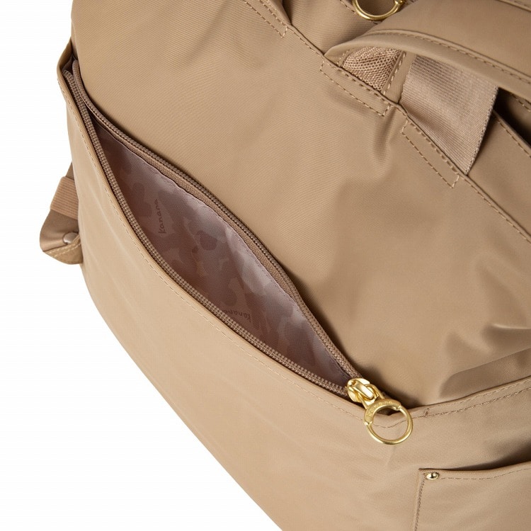 Kanana project／カナナプロジェクト タッセル トートリュック