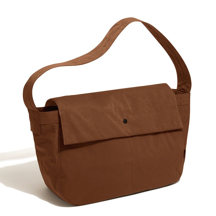 UNTRACK CITY PLUS/NEWSPAPER ニュースペーパーバッグL 60403