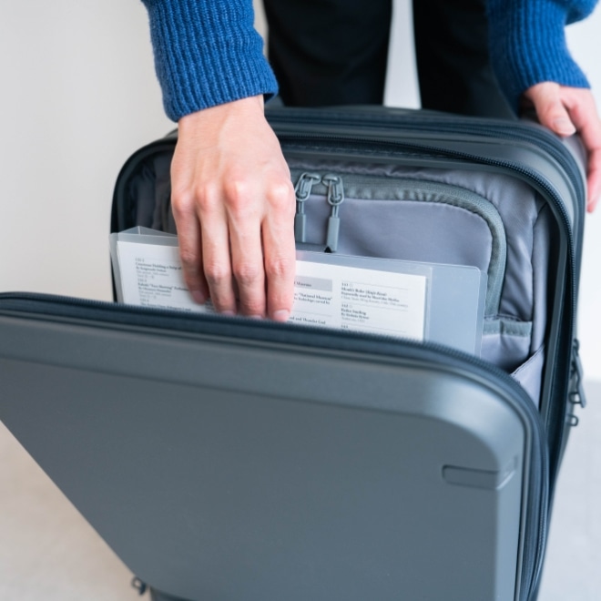 フロントポケット