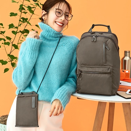 便利なポシェット付き！